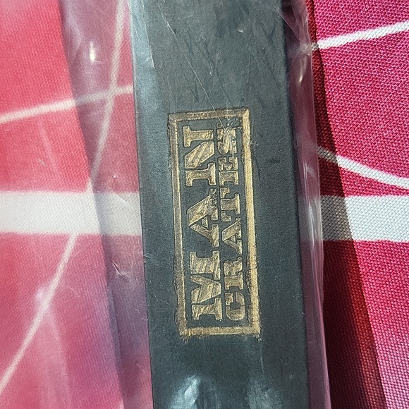 Man Crate FREE w/ bundle mini crowbar - Picture 4 of 8